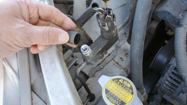 Toyota Corolla Remove High Pressure AC Cap