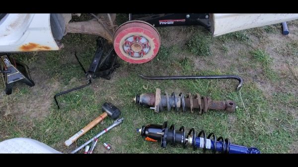How to Replace Rear Struts – Toyota Corolla 2004